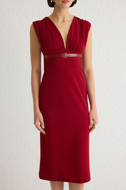 TRENDYOLMILLA Siyah V Yaka Kemerli Bodycone/Vucuda Oturan Midi Orme Elbise TWOSS25EL00083
