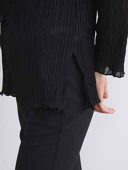 V Yaka Dokulu Kad?n H?rka