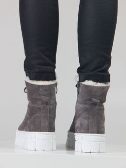 Ботинки 216.212131w. серый замок замша/Байка