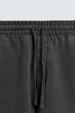BERMUDA JOGGER RELAXED FIT EFECTO LAVADO / Antracita oscuro
