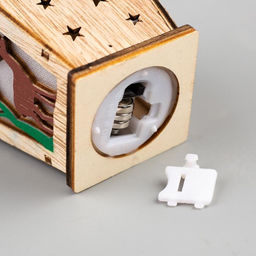 Ёлочная игрушка Фонарь с оленем, 11х8х8 см, от батареек, свечение тёплое белое - Luazon lighting фото 4