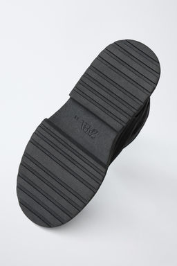 WATER-REPELLENT BOOTS