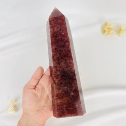 Кристалл из Клубничного кварца