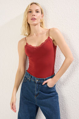 TRENDYOLMILLA Siyah Dantel Detayl? Fitted/Vucuda Oturan Alttan C?tc?tl? Esnek Orme Body TWOSS25BD00008