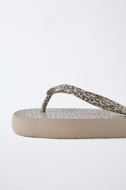 ANIMAL PRINT POOL SANDALS - Zara фото 5