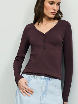 Лонгслив с застежкой на груди / Zarina