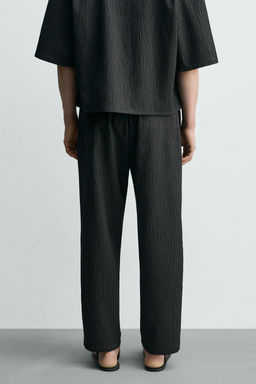 PANTAL?N RELAXED FIT EFECTO RELIEVE / Negro - Zara фото 3