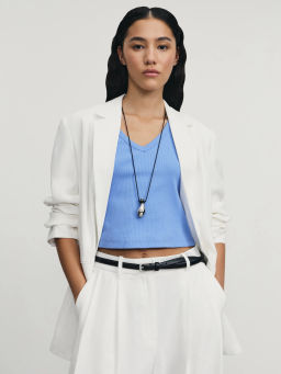 Укороченный топ в рубчик с V-образным вырезом / Zarina  фото 7