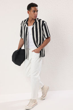 TRENDYOL MAN Siyah Oversize Gomlek TMNSS25GO00028
