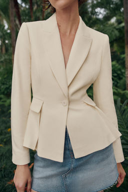 BLAZER ENTALLADA PEPLUM HOMBRERAS / Crudo - Zara фото 3