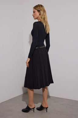 Siyah Limited Edition Pilili Kemerli Midi Etek TWOAW26ET00062 - Trendyolmilla фото 3