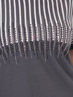 Серое платье со стразами свободное для полных - Almond фото 7