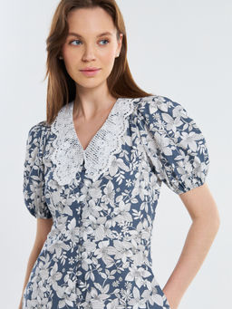 Платье из хлопка с кружевным воротником OD-948-2 белые цветы на синем