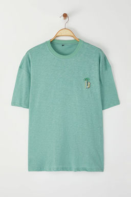 TRENDYOL MAN Mint Oversize/Genis Kesim Palmiye Nak?sl? %100 Pamuk T-Shirt TMNSS25TS00055