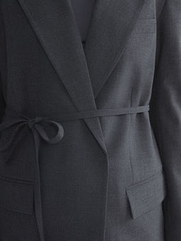 Beli Ku?akl? Kad?n Blazer Ceket