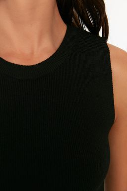 Siyah Bisiklet Yaka Crop Bluz TWOSS21BZ0098