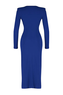 Trendyolmilla Siyah Kruvaze Yaka Cut Out/Pencere Detayl? Orme S?k Abiye Elbise TPRAW23EL00272  фото 33