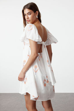 Ekru Cicekli Etegi Belden Ac?lan S?rt Detayl? Onu Gipeli Mini Dokuma Elbise TWOSS24EL01123