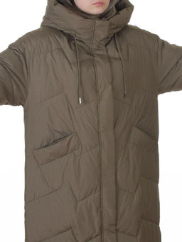 8883 SWAMP Пальто зимнее женское (150 гр. холлофайбер)