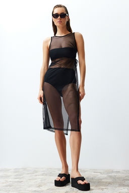 Siyah Vucuda Oturan Maxi Orme Cut Out/Pencere Mesh Plaj Elbisesi TBESS24EL00077