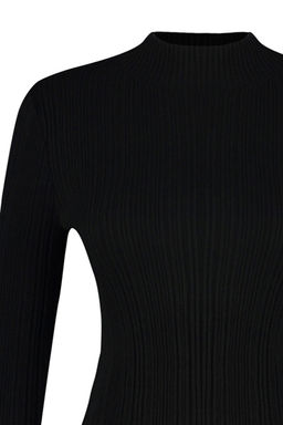 Siyah Dik Yaka Triko Kazak TWOAW24KZ00329