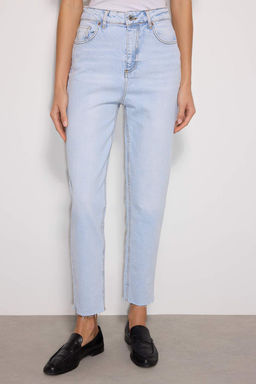 TRENDYOLMILLA Ac?k Mavi More Sustainable Yuksek Bel Slim Mom Jeans TWOSS23JE00094  фото 14