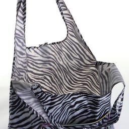 Сумка хозяйственная «Зебра» на кнопке, складная, чёрная, белая