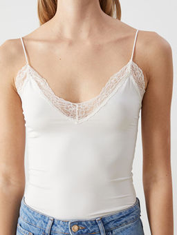 V Yaka Dantel Detayl? Crop Kad?n Bluz