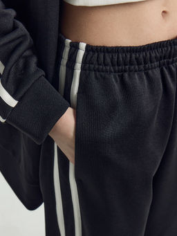 Брюки женские черные со светло-молочными лампасами черный +св.молочный 182498 - Mark formelle фото 8