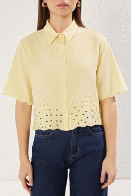 TRENDYOLMILLA Beyaz Etek Ucu Ve Kol Ucu Nak?s Detayl? Regular Normal Kal?p Dokuma Gomlek TWOSS25GO00101 фото 10