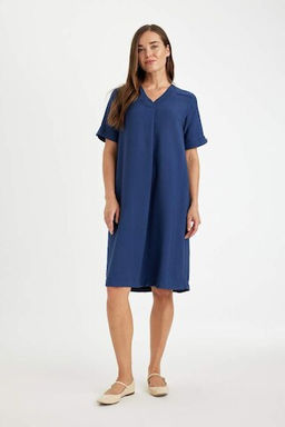 Платье миди стандартного кроя с V-образным вырезом и короткими рукавами - Defacto фото 3