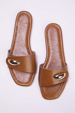 Trendyolmilla Shoes Siyah Metal Suslemeli Kad?n S?k Terlik TAKSS25TE00041