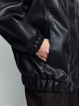 Куртка оверсайз из искусственной кожи / Zarina фото 10
