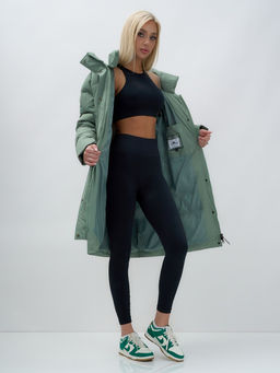 Куртка зимняя женская с капюшоном удлиненная стеганная зеленого цвета 9629Z - Mtforce фото 16