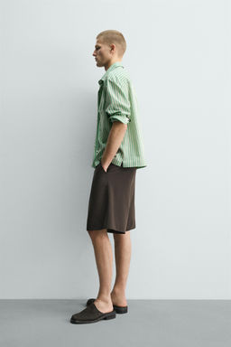 BERMUDA RELAXED FIT PLIEGUES / Chocolate