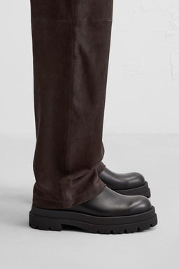 CHUNKY CHELSEA BOOTS