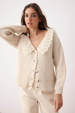 Bej Gomlek Yaka Garnili Yumusak Dokulu Genis Kal?p Triko H?rka TWOAW26HI00058