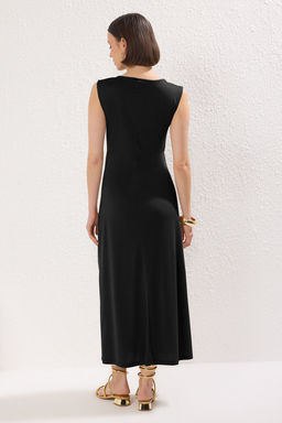 Siyah Duz Buzgu / Drape Maxi More Sustainable Modal Burgu Detayl? Esnek Orme Elbise TWOSS25EL00385