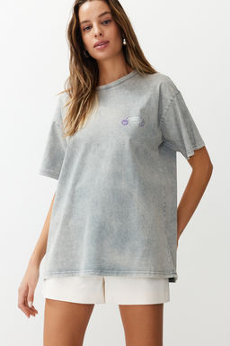 Ac?k Gri Kal?n Pamuklu Slogan Bask?l? Y?kamal? Oversize Kal?p Orme T-Shirt TWOSS24TS00200