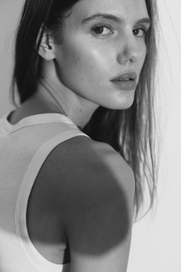 Camiseta corta sin mangas