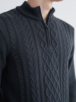 Fermuarl? Dik Yaka Erkek Triko Kazak