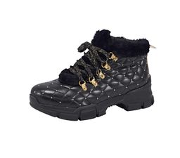 Полусапожки, черно-золотистые