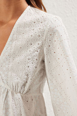 TRENDYOLMILLA Beyaz Puf Bask? Teknikli Onden Baglamal? Dokuma Etek Ucu F?rf?rl? Dokuma Gomlek TWOSS25GO00086 фото 8