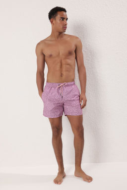 TRENDYOL MAN Mavi Standart Boy Geometrik Bask?l? Deniz Sortu TMNSS24DS00007