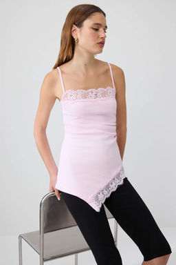 Pembe D_z Fitted Kare Yaka Kolsuz _nce Ask_l_ Dantel Detayl_ Uzun Esnek _rme Bluz TWOSS26BZ00985