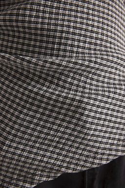 Trendyolmilla Siyah Poti Kare Fitted/Vucuda Oturan Esnek Orme Bluz TWOSS25BZ00261 фото 3