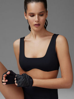 Спортивный топ-бра