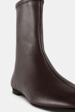 LIMITED EDITION FLAT LEATHER ANKLE BOOTS - Zara фото 8
