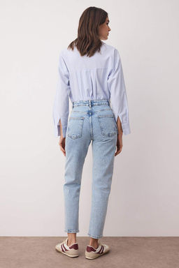 Mavi Yuksek Bel Comfort Yeni Mom Jeans TWOAW26JE00058 - Trendyolmilla фото 4