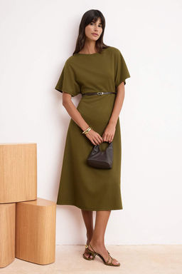Haki A-Kesim/Can Form Kay?k Yaka K?sa Kollu Kemerli Midi Interlok Orme Elbise TWOSS26EL00107